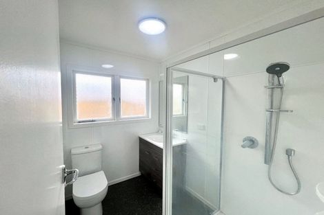 Photo of property in 4/8 Winspear Place, Manukau, Auckland, 2025