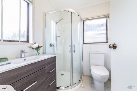 Photo of property in 24a East Coast Road, Milford, Auckland, 0620