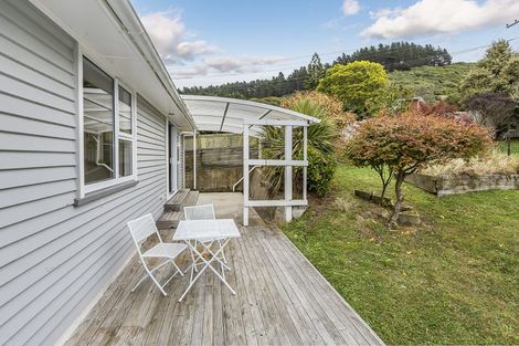 Photo of property in 11 Wakefield Terrace, Tawa, Wellington, 5028