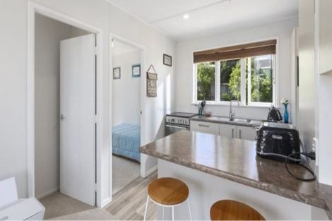 Photo of property in 1/412 East Coast Road, Sunnynook, Auckland, 0630