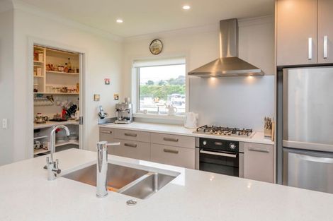 Photo of property in 2 Bridford Way, Paraparaumu, 5032
