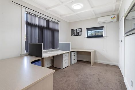 Photo of property in 3208a Great North Road, New Lynn, Auckland, 0600