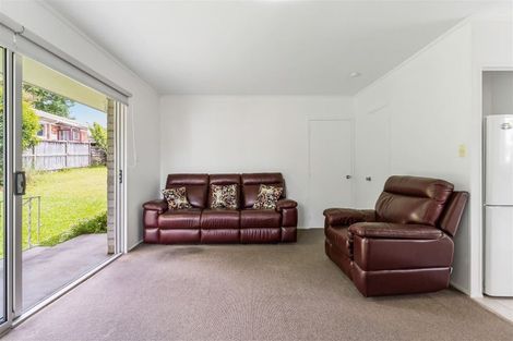 Photo of property in 2/14 Pegler Drive, Howick, Auckland, 2014