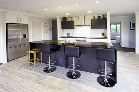 Photo of property in 6 Valkyrie Close, Carterton, 5713