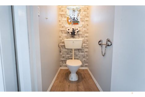 Photo of property in 1 Regent Street, Waimate, 7924