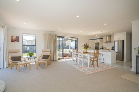 Photo of property in 8 Palm Drive, Whitianga, 3510