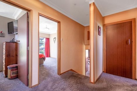Photo of property in 18 Bullar Street, Grasmere, Invercargill, 9810