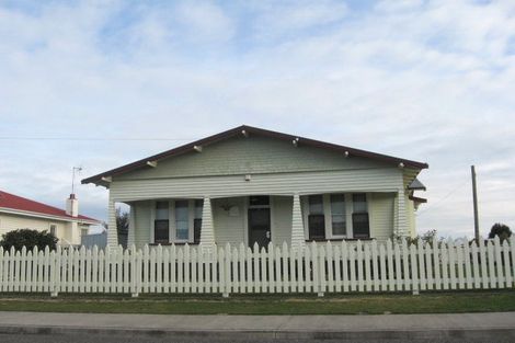 Photo of property in 801 Avenue Road East, Parkvale, Hastings, 4122