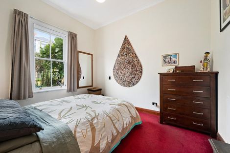 Photo of property in 6 Prince Street, Mount Victoria, Wellington, 6011