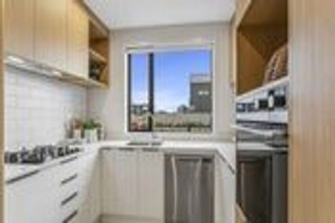 Photo of property in 24 Park Green Avenue, Rosehill, Papakura, 2113