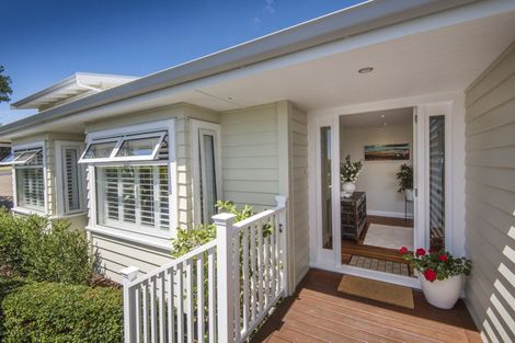 Photo of property in 120 Aberdeen Road, Campbells Bay, Auckland, 0620