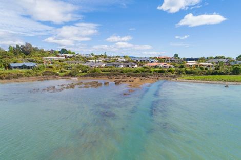 Photo of property in 6 Coutts Place, Mapua, 7005