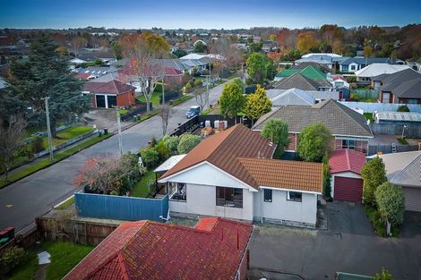 Photo of property in 16 Dunedin Street, Redwood, Christchurch, 8051