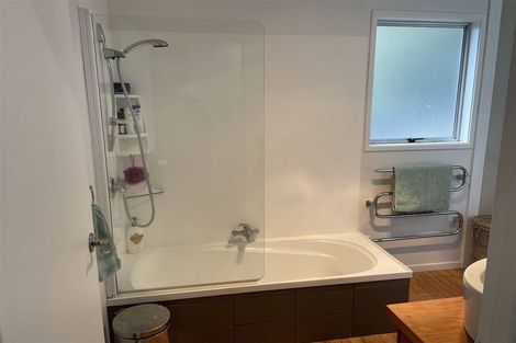 Photo of property in 1/21 Contessa Drive, Glenfield, Auckland, 0629