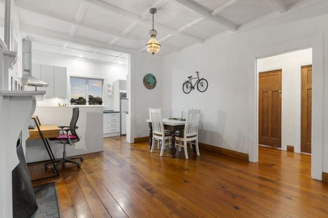 Photo of property in 8 Westmere Crescent, Westmere, Auckland, 1022