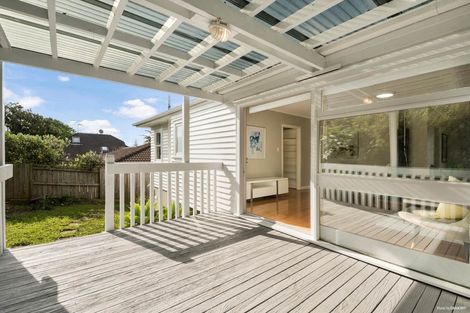 Photo of property in 20a Corunna Road, Milford, Auckland, 0620