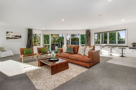 Photo of property in 37 Lothian Brae, Wattle Downs, Auckland, 2103