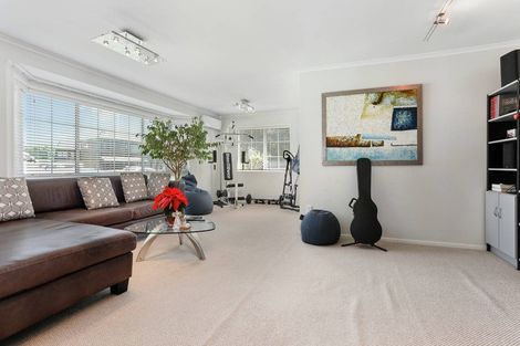 Photo of property in 21 Mark Edward Drive, Half Moon Bay, Auckland, 2012