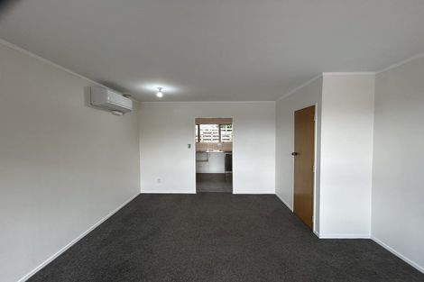 Photo of property in 2/13 Upper Bourke Street, Kilbirnie, Wellington, 6022