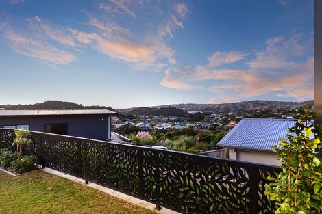 Photo of property in 64 Endeavour Drive, Whitby, Porirua, 5024