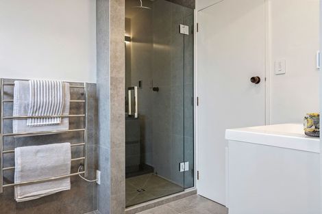 Photo of property in 15a Monteath Place, Redwood, Christchurch, 8051