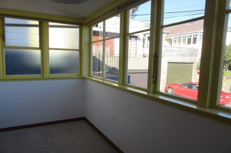 Photo of property in 21 Milton Street, Berhampore, Wellington, 6023