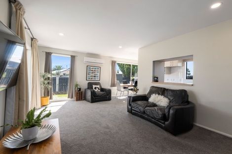 Photo of property in 38 Bayswater Crescent, Bromley, Christchurch, 8062