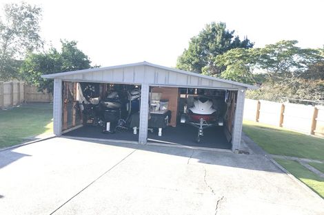 Photo of property in 32 Orams Road, Hillpark, Auckland, 2102