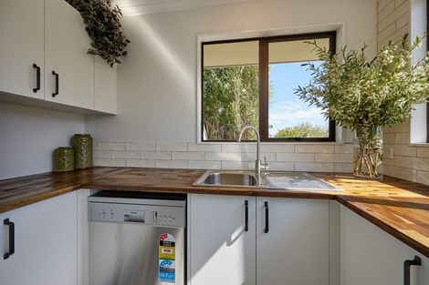 Photo of property in 37a Kotare Place, South Bay, Kaikoura, 7300