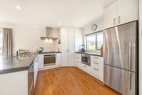 Photo of property in 9 Chalfont Road, Silverstream, Upper Hutt, 5019