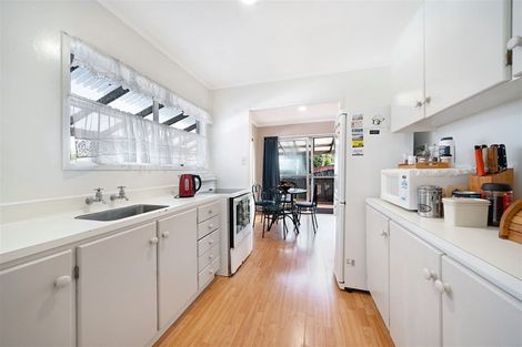 Photo of property in 12 Talavera Place, Te Atatu South, Auckland, 0602