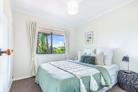 Photo of property in 2/91a Beach Road, Te Atatu Peninsula, Auckland, 0610
