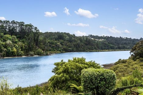 Photo of property in 14 Oscar Road, Greenhithe, Auckland, 0632