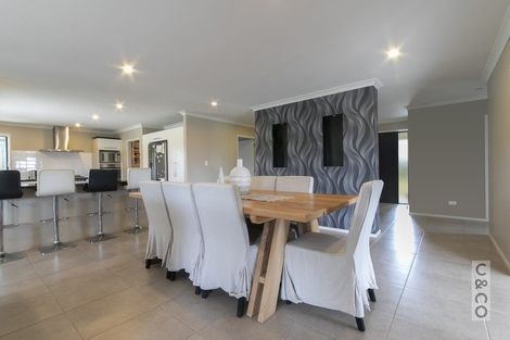 Photo of property in 73c Oraha Road, Kumeu, 0892