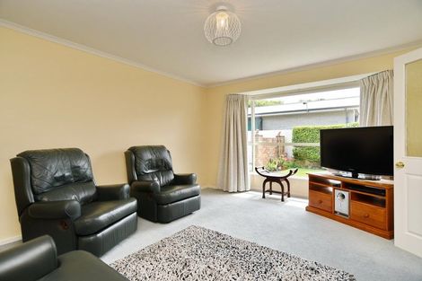 Photo of property in 2/74 Merrin Street, Avonhead, Christchurch, 8042
