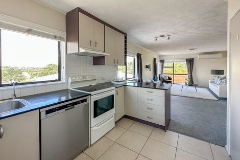 Photo of property in 2/51 Nigel Road, Browns Bay, Auckland, 0630