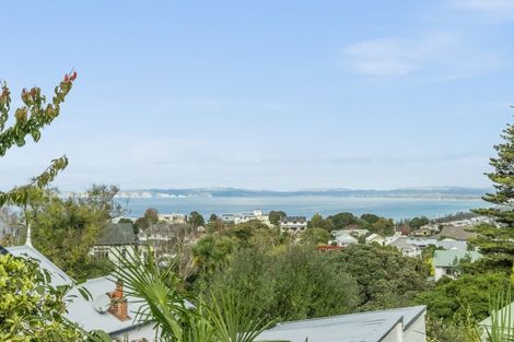 Photo of property in 2 Cobden Road, Bluff Hill, Napier, 4110