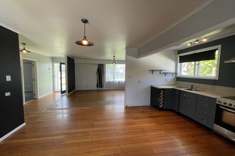 Photo of property in 15 Amberley Avenue, Te Atatu South, Auckland, 0610