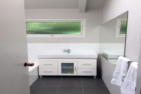 Photo of property in 35 Tremaine Avenue, Two Mile Bay, Taupo, 3330