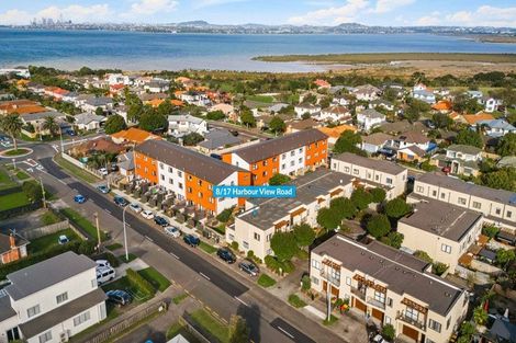 Photo of property in 8/17 Harbour View Road, Te Atatu Peninsula, Auckland, 0610