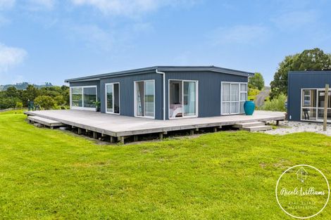 Photo of property in 275 Metcalfe Road, Matakohe, 0593