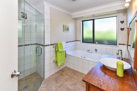 Photo of property in 11 Castlehill Court, Wattle Downs, Auckland, 2103