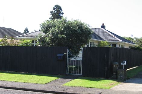 Photo of property in 31 Durham Street, Te Atatu Peninsula, Auckland, 0610