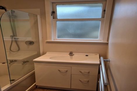 Photo of property in 92 Ironside Road, Johnsonville, Wellington, 6037