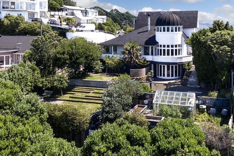 Photo of property in 8 Robieson Lane, Roseneath, Wellington, 6011