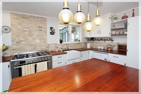 Photo of property in 27 Punga Street, Tangimoana, 4822