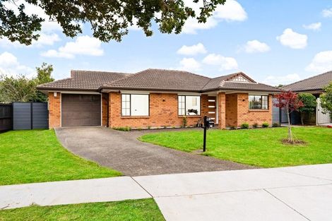 Photo of property in 21 Sandwick Drive, Weymouth, Auckland, 2103