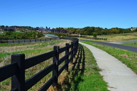 Photo of property in 21 Te Ara Aukati Terrace, Pokeno, 2471