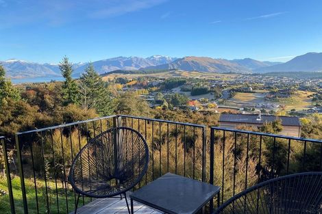 Photo of property in 5 Weatherall Close, Wanaka, 9305