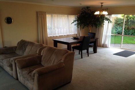 Photo of property in 26 Craigavon Drive, East Tamaki, Auckland, 2013